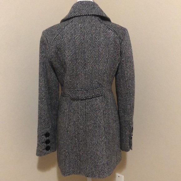 Guess coat sz M - Picture 6 of 10